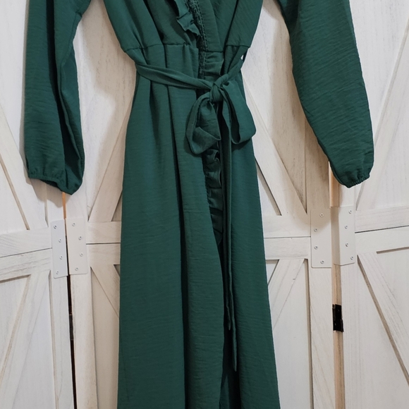 STUNNING Green Maxi Dress in Size Large - Picture 4 of 6